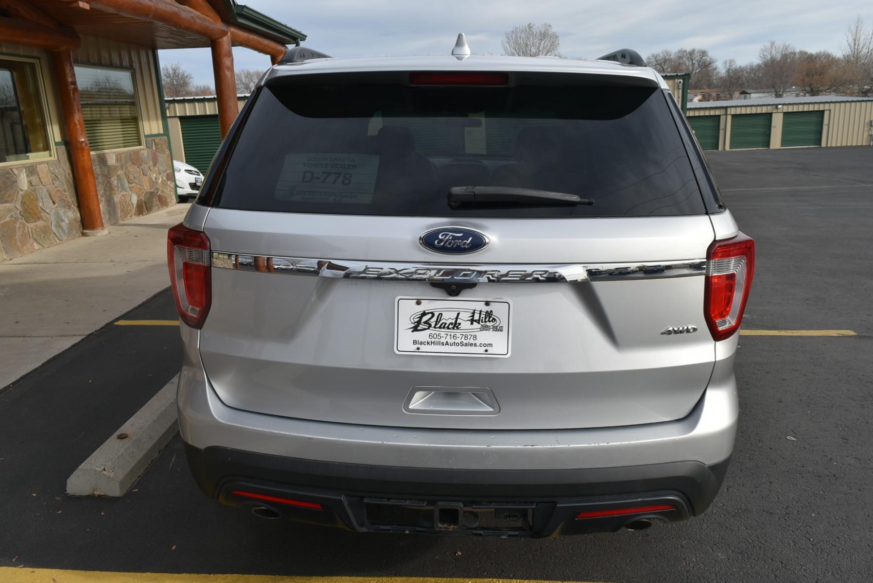 2017 Silver /Tan Ford Explorer (1FM5K8B87HG) with an 3.5L V-6 TI-VCT engine, 6-Speed Selectshift transmission, located at 1600 E Hwy 44, Rapid City, SD, 57703, (605) 716-7878, 44.070232, -103.171410 - Photo #6